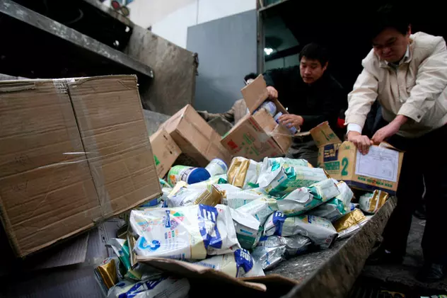 170 de tone de lapte praf infestat au fost distruse, în China
