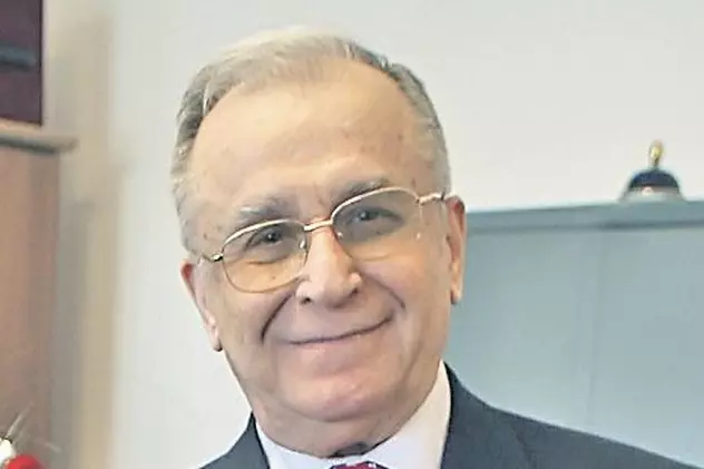 Ion Iliescu, de urgenţă la spital