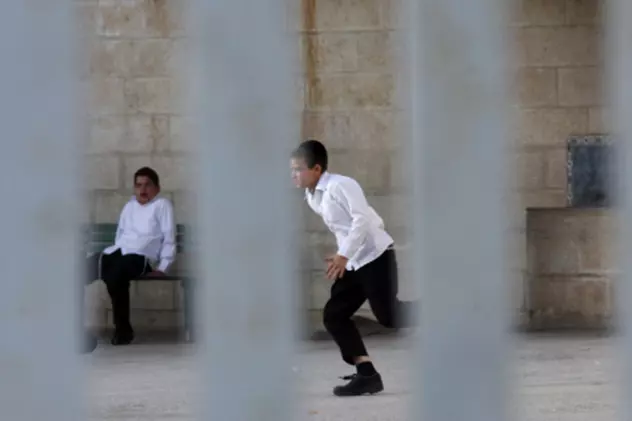 400 de copii palestinieni, găsiţi în închisorile din Israel