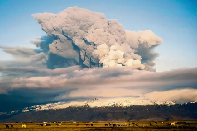 Megahaos! Vulcanul din Islanda continuă să erupă