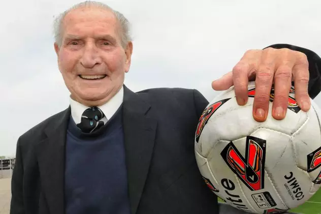 S-a retras cel mai bătrân antrenor de fotbal din lume