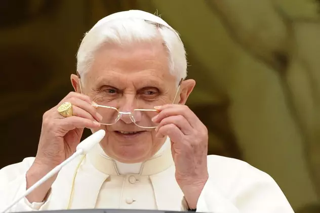 Fostul Papă Benedict al XVI-lea spune că ”se pregătește să meargă spre Casă”
