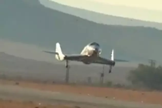 Naveta SpaceShipTwo pentru turism spaţial a efectuat primul ei zbor independent