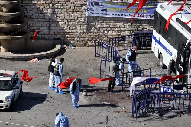 Atentat sinucigaş în Istanbul: cel puţin 32 de răniţi