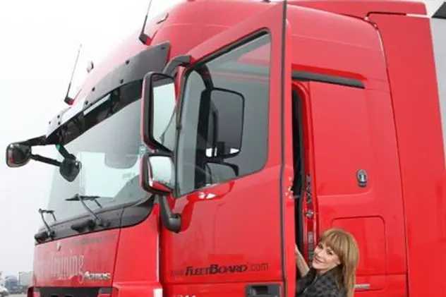 Roxana Ciuhulescu şi-a luat permisul pentru toate categoriile: poate conduce autobuze şi camioane cu remorca de 18 m lungime