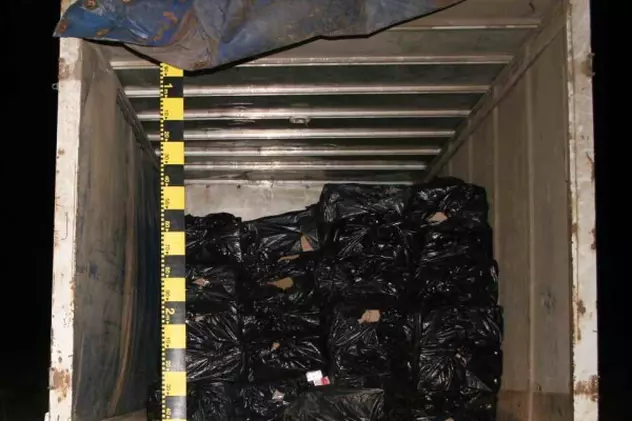 În Ajun de Paşte, poliţiştii de frontieră au interceptat transporturi de mii de pachete de ţigări de contrabandă  
