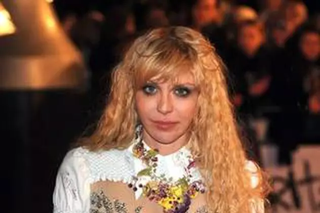 Courtney Love: "Stiliştii au transformat-o pe Lady Gaga într-o păpuşă ciudată şi lipsită de sexualitate"