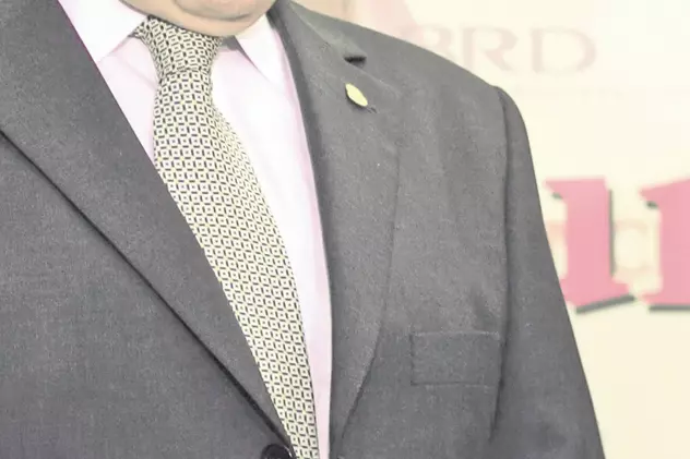 Angajaţii ANI au desecretizat, din greşeală, salariul guvernatorului Băncii Naționale a României: Isărescu lIsărescu face lunar 12.213 €
