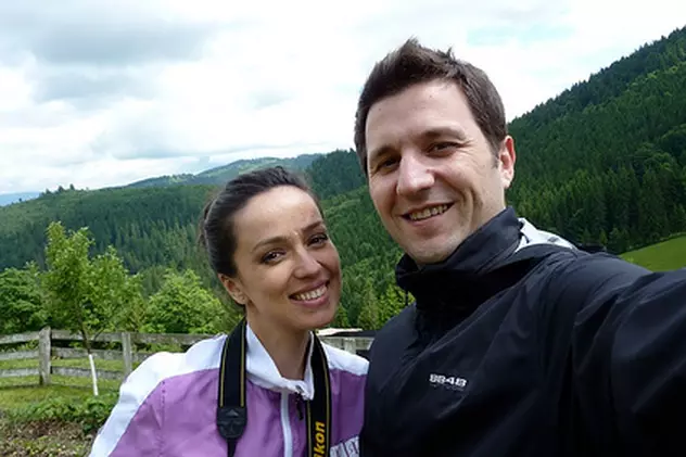 Foto | Andi Moisescu și Olivia Steer, weekend de vis în Bucovina: "Ne-am plimbat, am băut pălincă și am mâncat brânză"