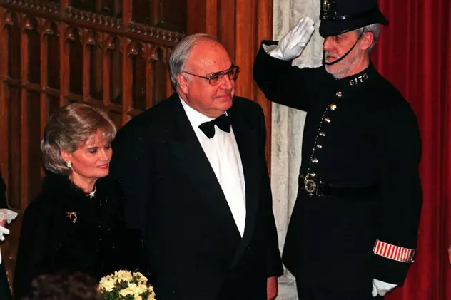 Soţia fostului cancelar german Helmut Kohl, violată la 12 ani de soldaţii ruşi