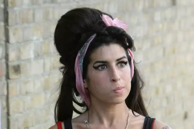 Amy Winehouse avea de gând să adopte o fetiţă în vârstă de 10 ani