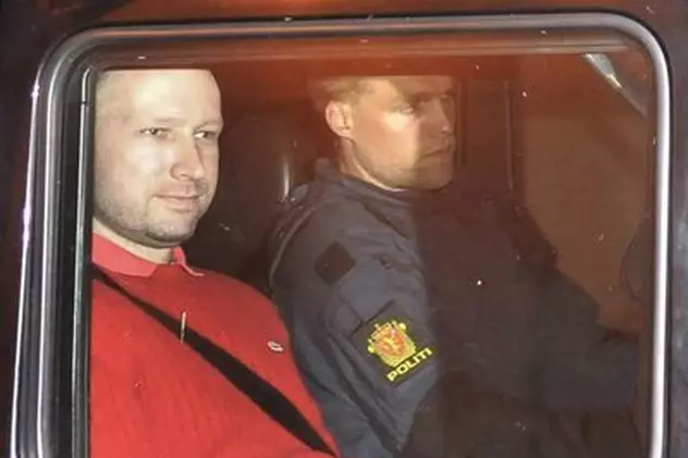 Video | Ucigaşul norvegian Anders Breivik s-a întors pe insula Utoya și-a amintit crimele cu zâmbetul pe buze