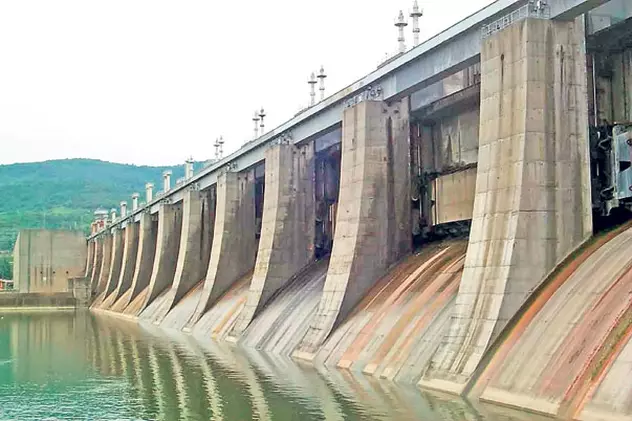 Se dărâmă barajul? Directorul Hidroelectrica Porţile de Fier a atras atenţia că podul construit pe baraj prezintă fisuri