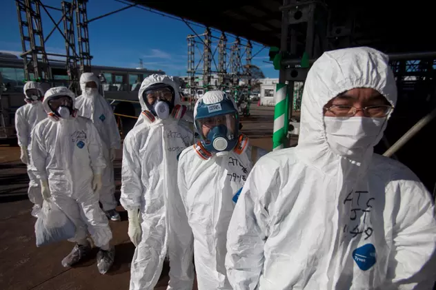 Eroii de la Fukushima: au muncit în beznă, au mâncat puţin şi au dormit pe jos