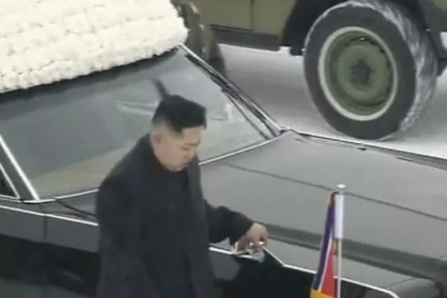 Nord-coreenii s-au isterizat în fața sicriului dictatorului Kim Jong-il | VIDEO