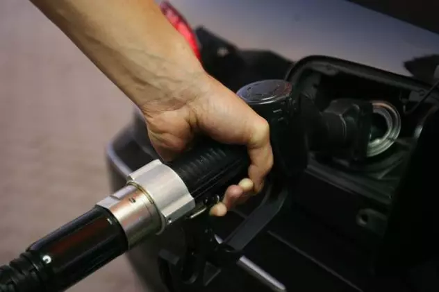 România, pe locul 2 în UE la scumpirea benzinei! De când a început criza, preţul carburantului a crescut cu 84%!