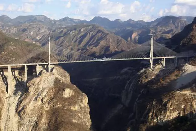 Uite cum arată cel mai înalt pod din lume! VIDEO