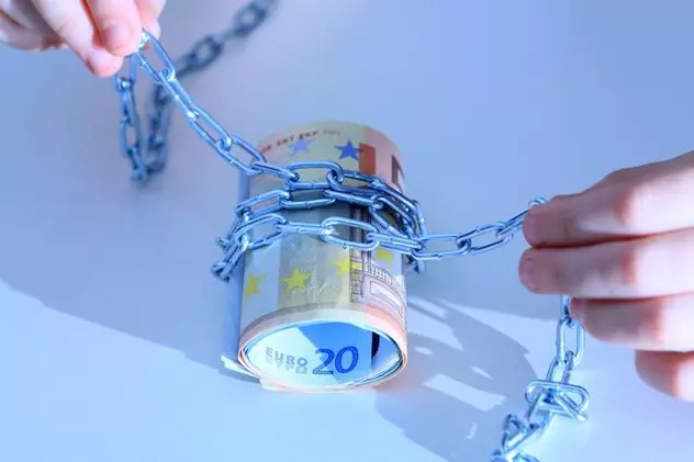 CRIZA EURO | LOVITURĂ NIMICITOARE pentru 9 ŢĂRI pe care S&P le-a retrogradat