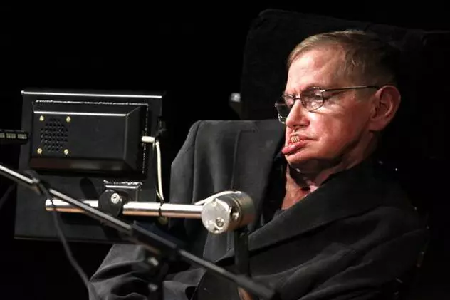 Stephen Hawking a fost internat în spital. Complicații din cauza bolii de care suferă