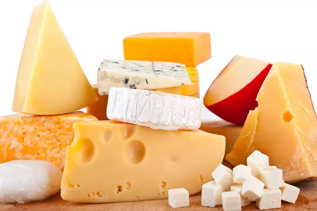 Citește eticheta! Brânzeturile de la raft sunt pline de ingrediente năsănătoase și alergeni
