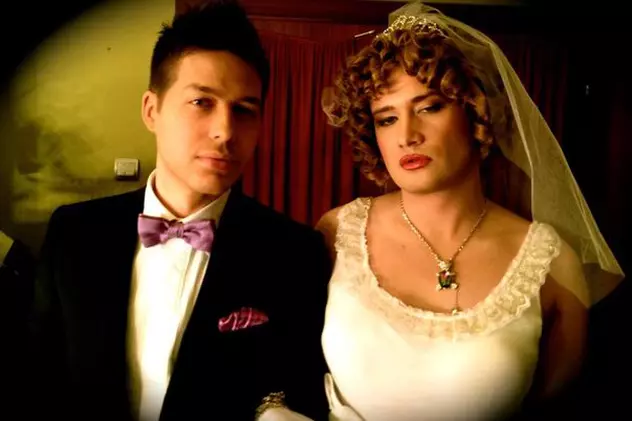 Mihai Bendeac, ce sâni mari ai! Uite cum arată actorul la nunta lui "Naomi"!