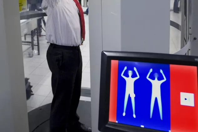 Super-scanerul de 1 miliard de dolari, care "vede" prin haine, desfiinţat de un tânăr! Vezi demonstraţia lui! VIDEO