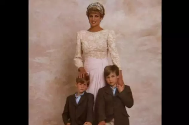 Lady Diana şi fii ei, aşa cum nu i-ai mai văzut niciodată! I-aţi fi recunoscut pe Harry şi William?| VIDEO