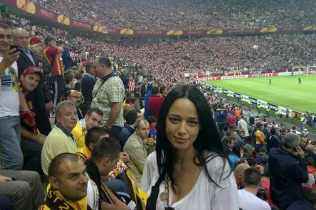 Andreea Raicu a făcut furori pe Naţional Arena înaintea începerii meciului din finala Europa League!