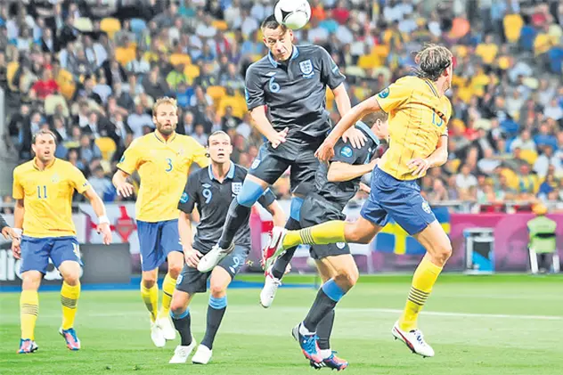 Euro 2012 - Englezii şi suedezii au făcut spectacol pe teren şi show în tribune
