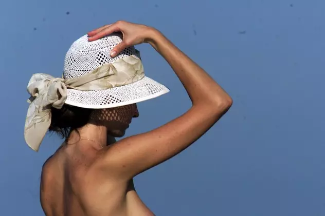 Faci topless la mare? Iată 5 metode pentru a avea sâni de invidiat! 