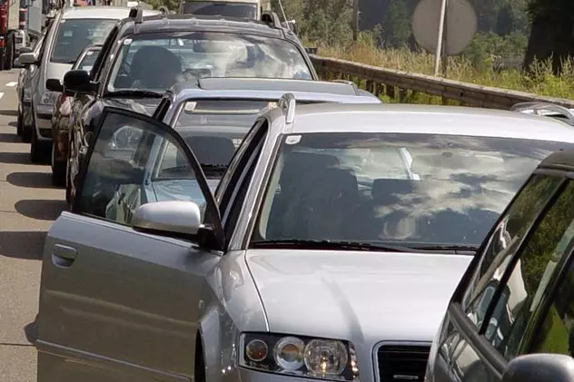 Trafic intens pe DN 1, spre Ploiești, între Predeal şi Sinaia