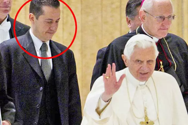 Fostul majordom al Papei, acuzat de furt de documente, a fost plasat în arest la domiciliu