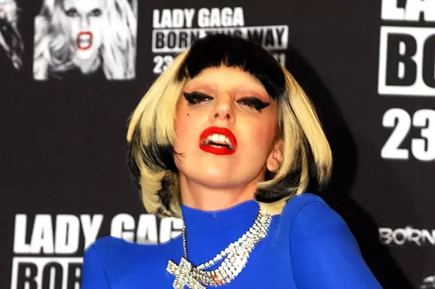 E gravidă Lady Gaga? Surse din rândul organizatorilor susțin că divei i s-ar fi făcut rău în timpul show-ului pentru că ar fi însărcinată