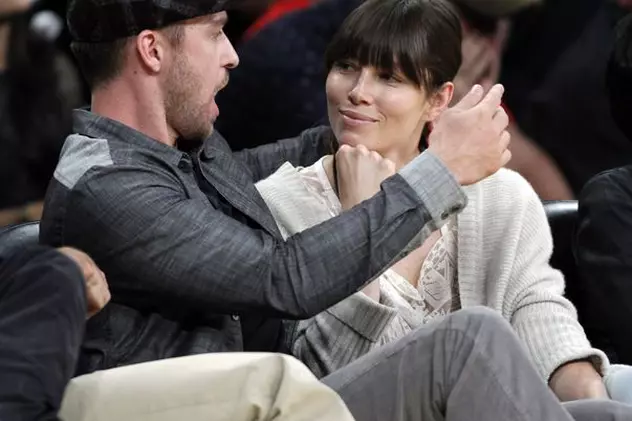 Justin Timberlake, enervat de noul look al Jessicăi Biel