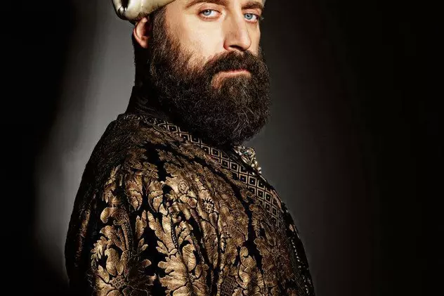 Halit Ergenc, actorul din "Suleyman Magnificul": "Încă mă pot duce la cumpărături fără să mă urmărească paparazzi"
