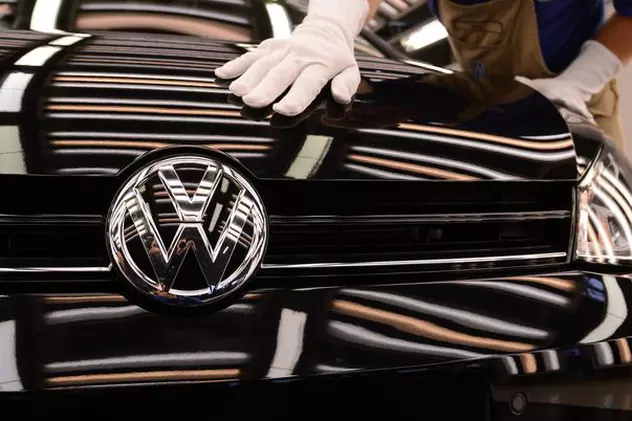 Volkswagen Golf 7 s-a vândut în 100.000 de unităţi în Europa