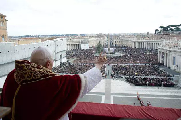 Nu a reuşit de Crăciun şi a vrut să se răzbune de Anul Nou! Un român a încercat să PERTURBE predica lui Papa Benedict al XVI-lea 