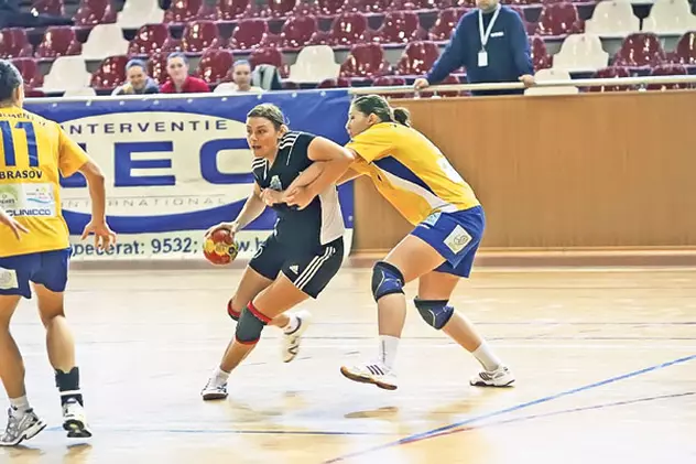 Alina Dobrin a revenit în forţă | Handbalista aflată în proces de divorţ, a fost cea mai bună jucătoare de la CSM Bucureşti în meciul cu Corona