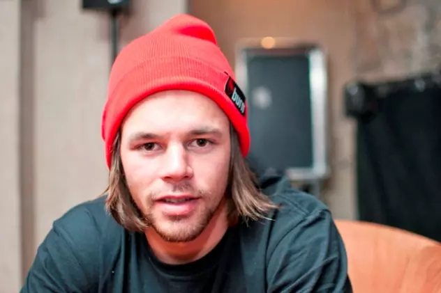 INTERVIU | Ulrik Badertscher, unul dintre cei mai sălbatici şi mai valoroşi snowboarderi din lume, este îndrăgostit de alcoolul românesc.