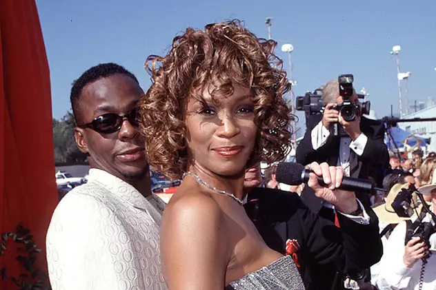 Carte despre Whitney Houston, la un an de la moartea cântăreţei
