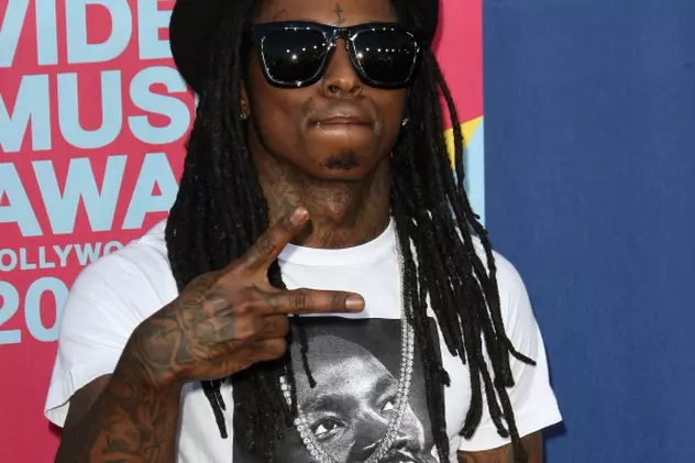 Lil Wayne e pe moarte? "Medicii sunt rezervaţi, la el a venit un preot!"
