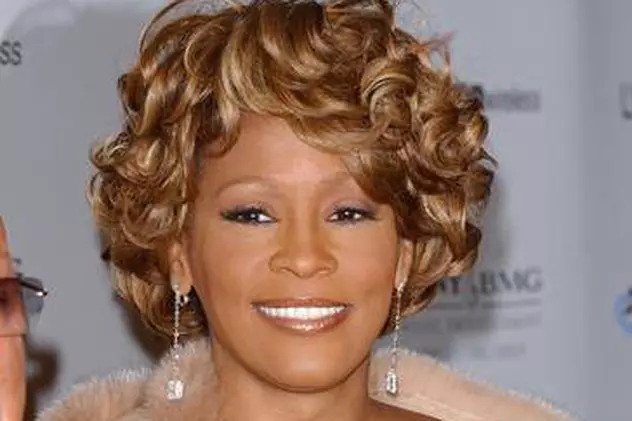 Dosarele FBI despre Whitney Houston, făcute publice 