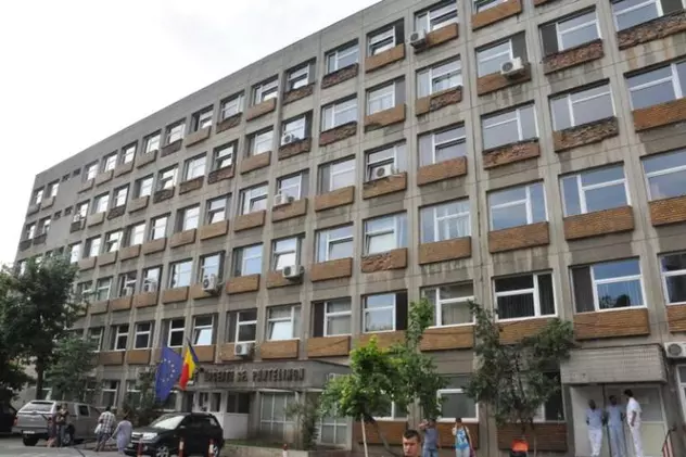 Un medic de la Spitalul "Sfântul Pantelimon" susţine că dulapul cu medicamente de la ATI este în continuare încuiat