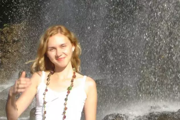 AMINTIRI CU MICA DE LA ABRACADABRA! Uite-o acum 20 de ani, cu colega ei, Andreea