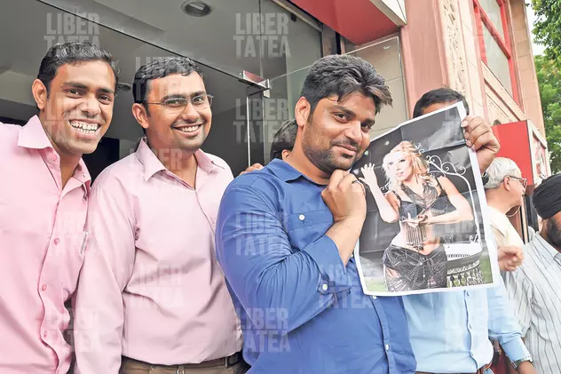 Libertatea, pe urmele Iuliei Vântur în India. E FENOMENAL ce a provocat blonda acolo!