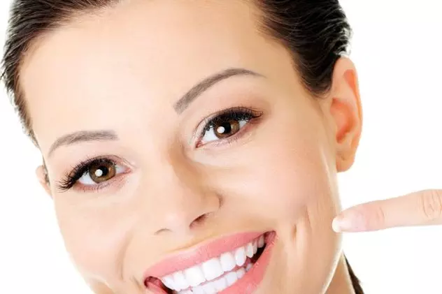 Vrei dinţi mai albi cu până la 6 nuanţe? Acum este posibil cu doar 15 minute / zi, fără să mergi la stomatolog!