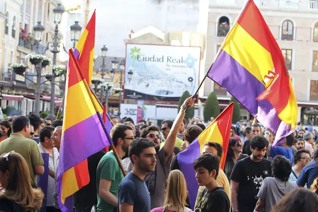 Spaniolii S-AU HOTĂRÂT! Nu mai vor REGE! Demonstraţii la Madrid | FOTO