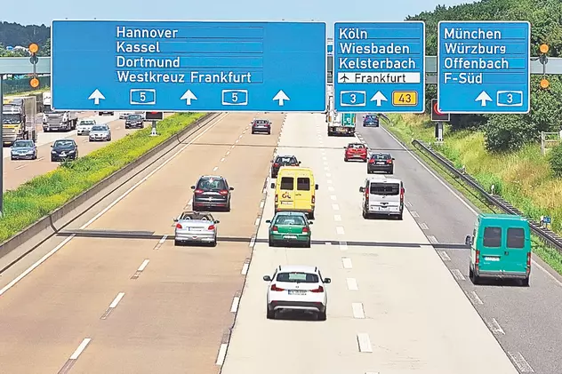 Accident de muncă pe o autostradă din Germania. Două persoane au murit, alte șase au fost rănite