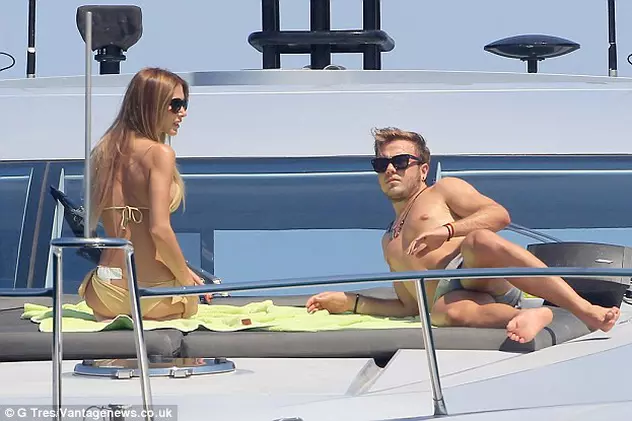 Mario Götze, eroul finalei Cupei Mondiale, se relaxează cu iubita la Ibiza
