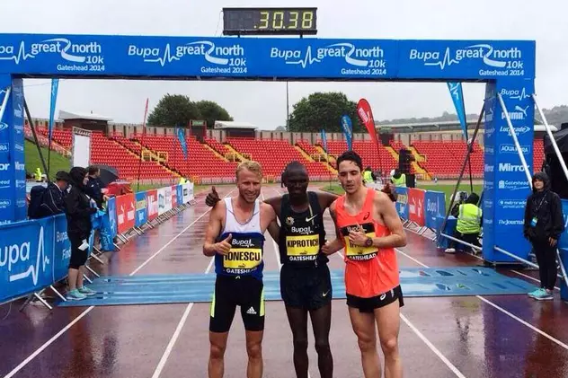 Un român s-a luptat umăr la umăr cu campionul olimpic la maraton!